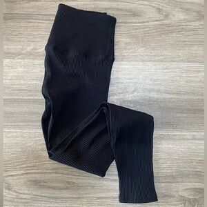 Carbon38 - Women’s Black Ribbed Leggings